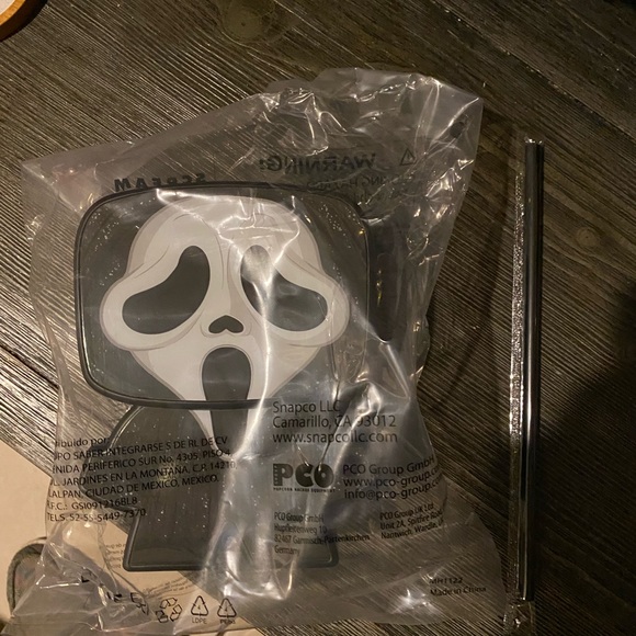Cinemark Scream 6 sipper w/ straw no longer available new in package! gh… - Picture 4 of 6